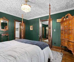 Photo 2 - The Pink & Old Clarksville House