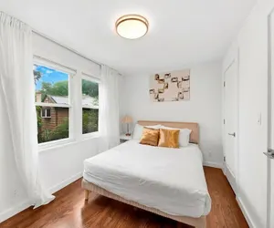 Photo 4 - Modern Comfort in the Heart of NYC