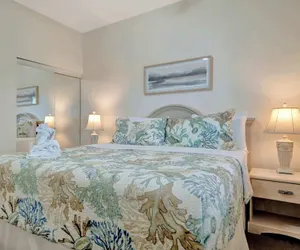 Photo 4 - Bayview Sunsets Gym HOT TUB Pool BBQ RUM Bar