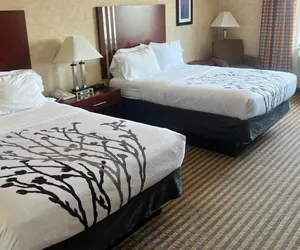 Photo 3 - Lynchburg Grand Suites