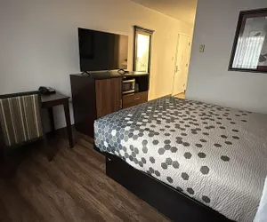 Photo 5 - Heritage Inn