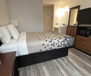 Photo 3 - Heritage Inn