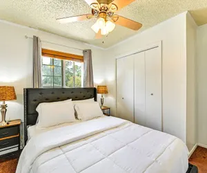 Photo 5 - The Homestead Luxury-cozy 2BR Apartments Near SFA