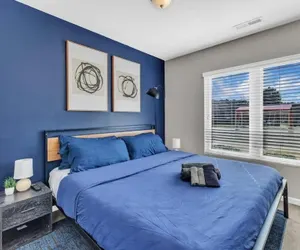 Photo 2 - Upscale King 3BR Townhouse Mins Downtown