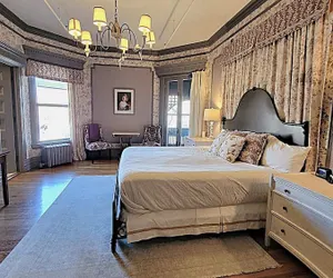 Photo 3 - New Victorian Mansion Bed & Breakfast