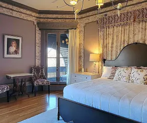 Photo 5 - New Victorian Mansion Bed & Breakfast