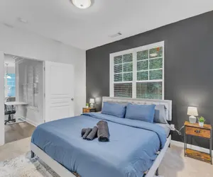 Photo 4 - Upscale 2BR Suite Mins Downtown Raleigh