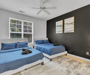 Photo 2 - Upscale 2BR Suite Mins Downtown Raleigh