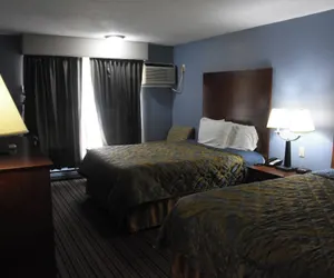 Photo 4 - Timber Motel