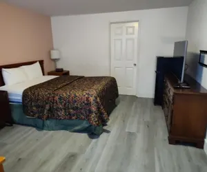 Photo 2 - Shamrock Motel