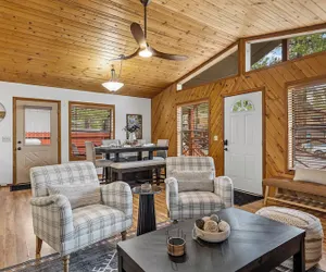 Photo 5 - Kiowa Cabin Hideaway 6-guest Mins to Dwtn Trails