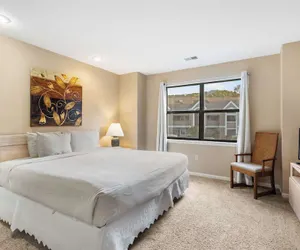 Photo 4 - Fairway Retreat Stay for 6