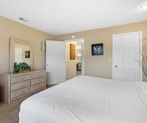 Photo 3 - Fairway Retreat Stay for 6