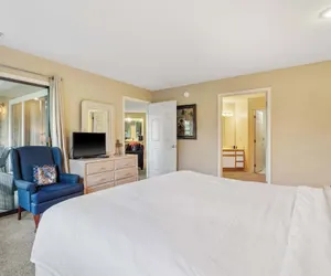 Photo 2 - Fairway Retreat Stay for 6