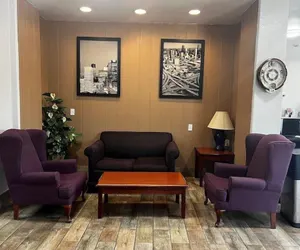 Photo 2 - The Piney Woods Inn