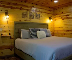 Photo 3 - Vixen Run 4 Bedroom Cabin