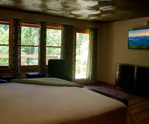 Photo 4 - Alpine Air 3 Bedroom Cabin