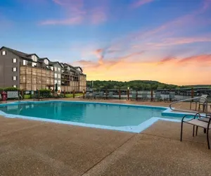Photo 2 - Relaxing Lakefront Condo w/ 2 Heated Pools, Boat Ramp & Slip, Near Golf & Parks