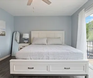 Photo 3 - Our Cove Retreat - Perfect for Wave-free Swimming, Tanning & Prime Location Fun!