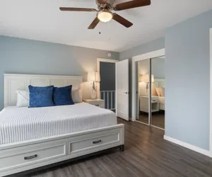 Photo 5 - Our Cove Retreat - Perfect for Wave-free Swimming, Tanning & Prime Location Fun!