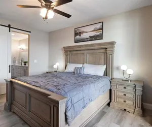 Photo 3 - Lakefront Topsider Condo w/ Boat Slip, 2 Pools & Large Deck