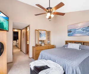 Photo 3 - Amazing Lakefront Pool On Coveted Horseshoe Bend!