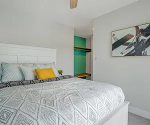 Photo 5 - Amazing Lakefront Paradise With Perfect Location