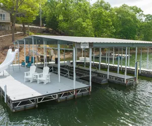 Photo 2 - Amazing Lakefront Paradise With Perfect Location