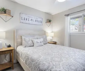 Photo 3 - Lakefront Couple Retreat Near Hot Spots and Dining