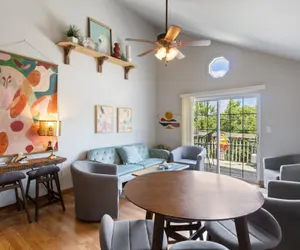 Photo 2 - Perfect for Bachelor-bachelorettes & Friend Groups!