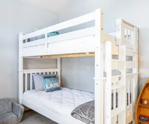 Photo 4 - Poolside Condo With Amazing Lake Views & Design