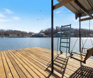 Photo 2 - Spacious, Central Location, Fire Pit, Boat Slip