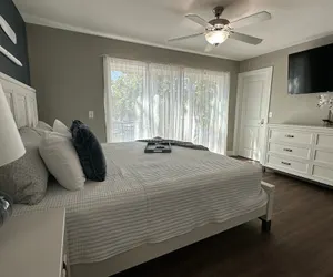 Photo 3 - Our Cove Retreat - Perfect for Wave-free Swimming, Tanning & Prime Location Fun!