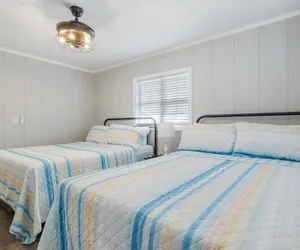 Photo 5 - Perfect Family House in Osage Beach With Expansive Deck, Private Dock, & Boat Slip