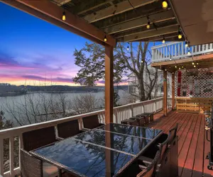 Photo 2 - Amazing Views Close to the Strip - Private Dock!