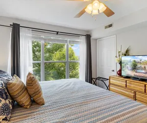 Photo 5 - Dream Condo With Perfect Location for All The Fun!