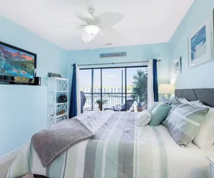 Photo 4 - Amazing Main Channel Views With Screened Balcony