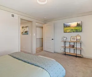 Photo 5 - Lakefront Home With Game Room, Firepits & Gazebo at 3MM