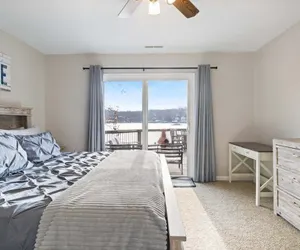 Photo 5 - Expansive Deck, Beautiful Views, Private Dock & Boat Slip