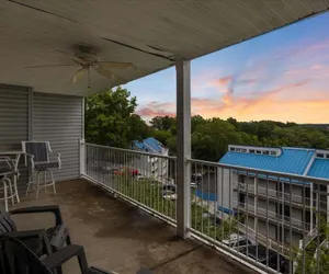 Photo 2 - Cozy Pet-friendly Condo w/ Pool