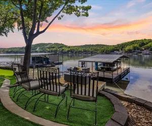 Photo 2 - Private Dock, Bunkhouse, Firepit & Kayaks at Mm45