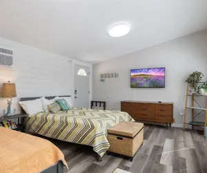 Photo 4 - Private Dock, Bunkhouse, Firepit & Kayaks at Mm45