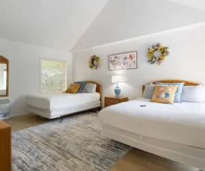 Photo 5 - Lakefront Home w/ Modern Upgrades, Private Dock & Boat Slip