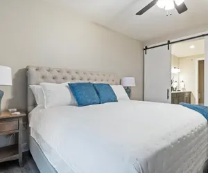 Photo 4 - Family-fun Lakeside Luxury at Topsider in Osage w/ 2 Pools, Prime Views Pack N' Play & Games