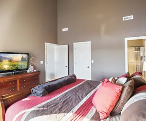 Photo 5 - Beautiful Cove Views & Plenty Relaxing Spaces