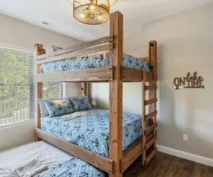 Photo 5 - Brand New Complex, Central Location, Amazing Views