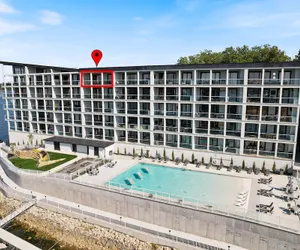 Photo 2 - Brand New Complex, Central Location, Amazing Views