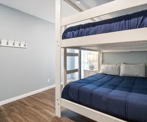 Photo 4 - Our Cove Retreat - Perfect for Wave-free Swimming, Tanning & Prime Location Fun!