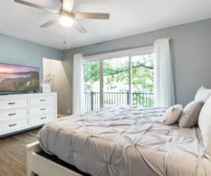 Photo 3 - Our Cove Retreat - Perfect for Wave-free Swimming, Tanning & Prime Location Fun!