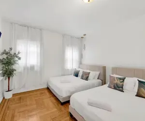 Photo 3 - Spacious 3BR Luxe Escape near NYC